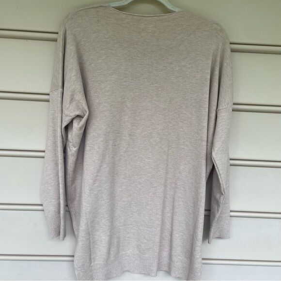 NWT Oatmeal V-Neck Viscose Blend Long Sleeve Sweater Size S/M - Picture 4 of 8